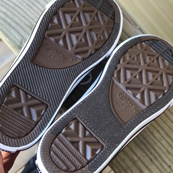 Converse Kids High Tops NWOT - Picture 4 of 5